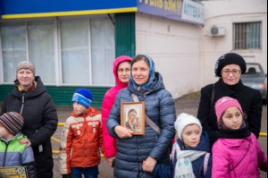 В Саратове в день празднования в честь Казанской иконы Божией Матери и День народного единства прошел крестный ход