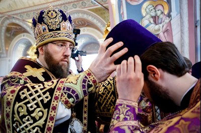 Великая вечерня в соединении с Литургией святителя Василия Великого в Свято-Троицком кафедральном соборе г. Саратова