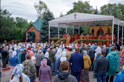 Божественная литургия в Вавиловом Доле