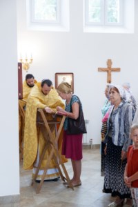 Совершены Чин положения антиминса и первая Литургия в храме в честь иконы Божией Матери «Всех скорбящих Радость» г. Саратова