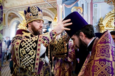 Великая вечерня в соединении с Литургией святителя Василия Великого в Свято-Троицком кафедральном соборе г. Саратова