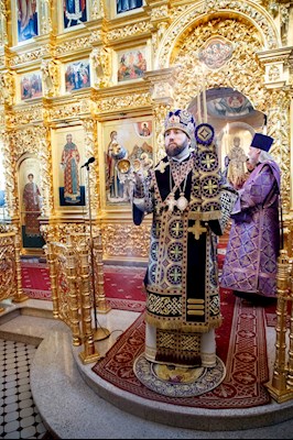 Великая вечерня в соединении с Литургией святителя Василия Великого в Свято-Троицком кафедральном соборе г. Саратова