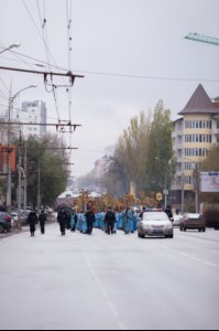 В Саратове в день празднования в честь Казанской иконы Божией Матери и День народного единства прошел крестный ход