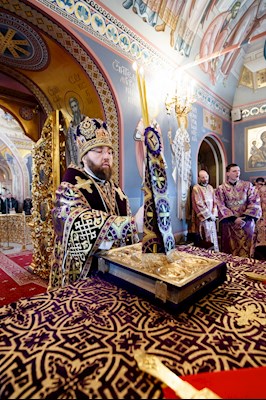 Великая вечерня в соединении с Литургией святителя Василия Великого в Свято-Троицком кафедральном соборе г. Саратова