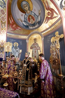 Великая вечерня в соединении с Литургией святителя Василия Великого в Свято-Троицком кафедральном соборе г. Саратова