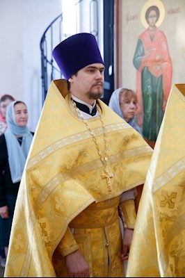 Митрополит Игнатий совершил Божественную литургию в храме Нерукотворного Образа Спасителя г. Саратова
