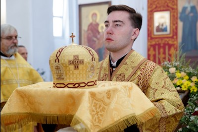 Митрополит Игнатий совершил Божественную литургию в храме Нерукотворного Образа Спасителя г. Саратова