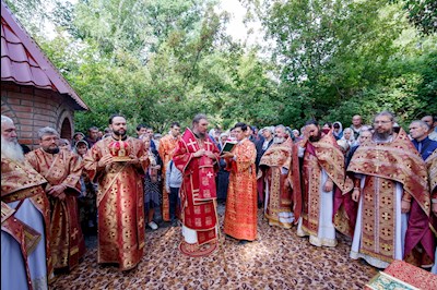 Божественная литургия в Вавиловом Доле