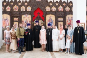 Совершены Чин положения антиминса и первая Литургия в храме в честь иконы Божией Матери «Всех скорбящих Радость» г. Саратова
