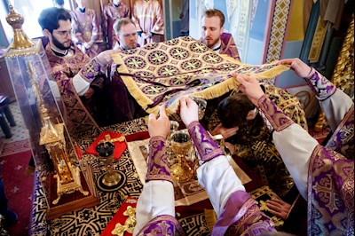 Великая вечерня в соединении с Литургией святителя Василия Великого в Свято-Троицком кафедральном соборе г. Саратова