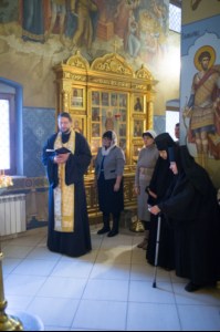 Царские часы, Изобразительны, Великая вечерня и Крещальная литургия в Свято-Троицком кафедральном соборе Саратова