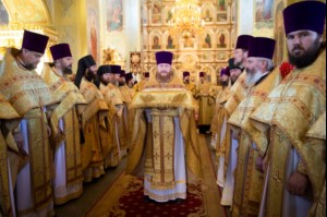 Торжественное богослужение у мощей святого равноапостольного князя Владимира в Покровском храме г.Саратова