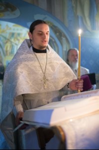 Царские часы, Изобразительны, Великая вечерня и Крещальная литургия в Свято-Троицком кафедральном соборе Саратова