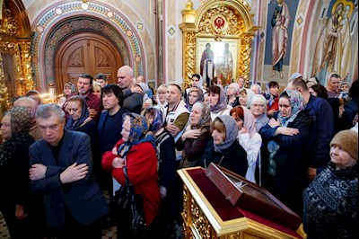 Великая вечерня в соединении с Литургией святителя Василия Великого в Свято-Троицком кафедральном соборе г. Саратова