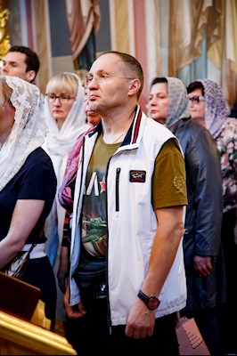 Великая вечерня в соединении с Литургией святителя Василия Великого в Свято-Троицком кафедральном соборе г. Саратова