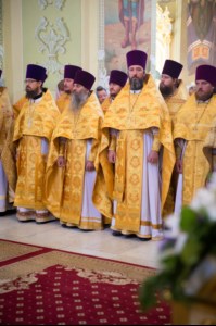 Торжественное богослужение у мощей святого равноапостольного князя Владимира в Покровском храме г.Саратова