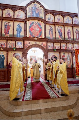 Митрополит Игнатий совершил Божественную литургию в храме Нерукотворного Образа Спасителя г. Саратова
