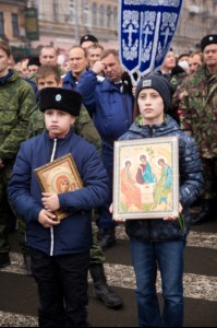 В Саратове в день празднования в честь Казанской иконы Божией Матери и День народного единства прошел крестный ход