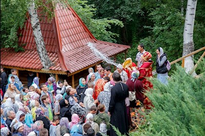 Божественная литургия в Вавиловом Доле