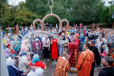 Божественная литургия в Вавиловом Доле