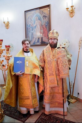 Митрополит Игнатий совершил Божественную литургию в храме Нерукотворного Образа Спасителя г. Саратова