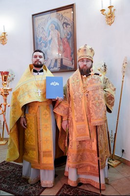 Митрополит Игнатий совершил Божественную литургию в храме Нерукотворного Образа Спасителя г. Саратова