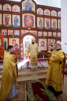 Митрополит Игнатий совершил Божественную литургию в храме Нерукотворного Образа Спасителя г. Саратова