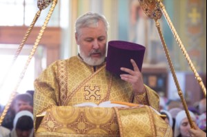 Торжественное богослужение у мощей святого равноапостольного князя Владимира в Покровском храме г.Саратова