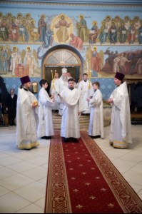 Царские часы, Изобразительны, Великая вечерня и Крещальная литургия в Свято-Троицком кафедральном соборе Саратова