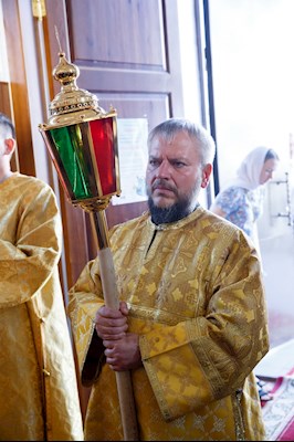 Митрополит Игнатий совершил Божественную литургию в храме Нерукотворного Образа Спасителя г. Саратова