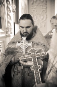 Торжественное богослужение у мощей святого равноапостольного князя Владимира в Покровском храме г.Саратова