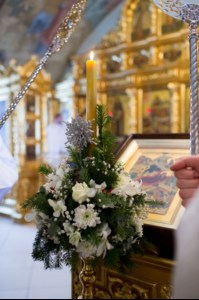 Царские часы, Изобразительны, Великая вечерня и Крещальная литургия в Свято-Троицком кафедральном соборе Саратова