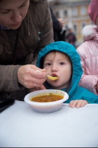 В Саратове в день празднования в честь Казанской иконы Божией Матери и День народного единства прошел крестный ход