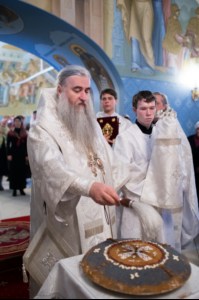 Царские часы, Изобразительны, Великая вечерня и Крещальная литургия в Свято-Троицком кафедральном соборе Саратова