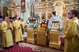 Торжественное богослужение у мощей святого равноапостольного князя Владимира в Покровском храме г.Саратова