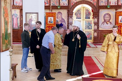 Митрополит Игнатий совершил Божественную литургию в храме Нерукотворного Образа Спасителя г. Саратова