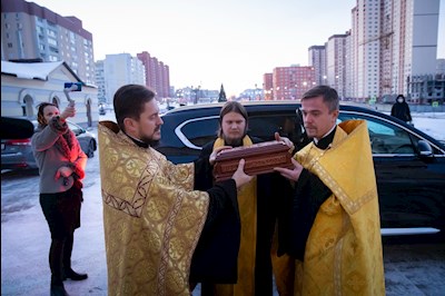 В Саратове встретили частицу мощей святителя Спиридона Тримифунтского