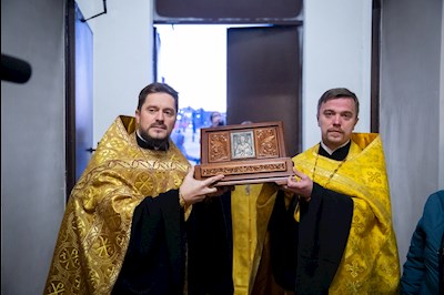 В Саратове встретили частицу мощей святителя Спиридона Тримифунтского