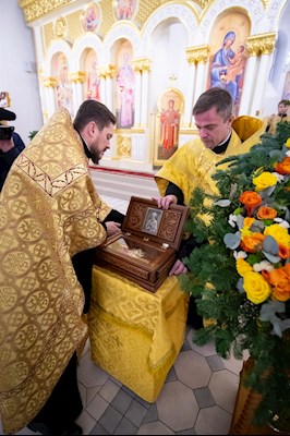 В Саратове встретили частицу мощей святителя Спиридона Тримифунтского