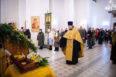 В Саратове встретили частицу мощей святителя Спиридона Тримифунтского