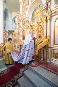 Митрополит Лонгин совершил Божественную литургию в храме во имя Всех святых, в земле Российской просиявших, г.Саратова