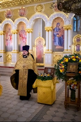В Саратове встретили частицу мощей святителя Спиридона Тримифунтского