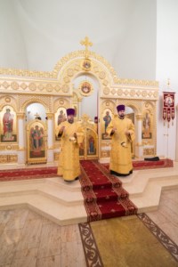 Митрополит Лонгин возглавил Литургию с сурдопереводом