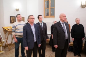 Митрополит Лонгин возглавил Литургию с сурдопереводом