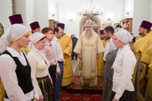 Митрополит Лонгин возглавил Литургию с сурдопереводом