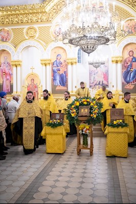 В Саратове встретили частицу мощей святителя Спиридона Тримифунтского