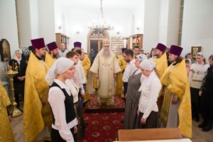 Митрополит Лонгин возглавил Литургию с сурдопереводом