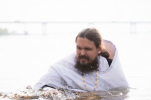Состоялось массовое крещение оглашенных в Волге