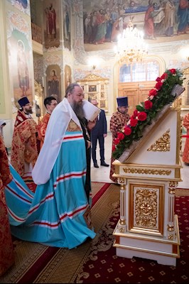 Божественная литургия в Покровском соборе Саратова