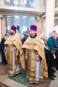 Митрополит Лонгин совершил Божественную литургию в храме во имя Всех святых, в земле Российской просиявших, г.Саратова